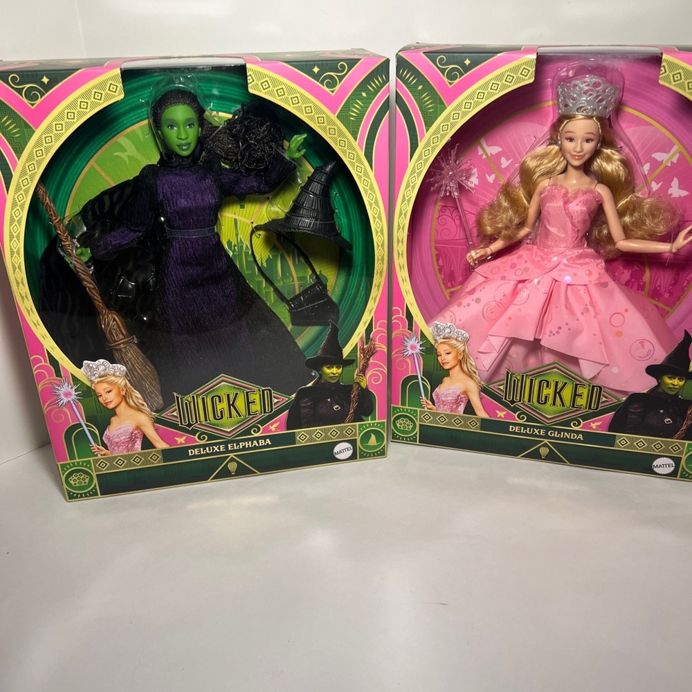 Mattel Wicked Deluxe Elphaba and Glinda Dolls - Green and Pink